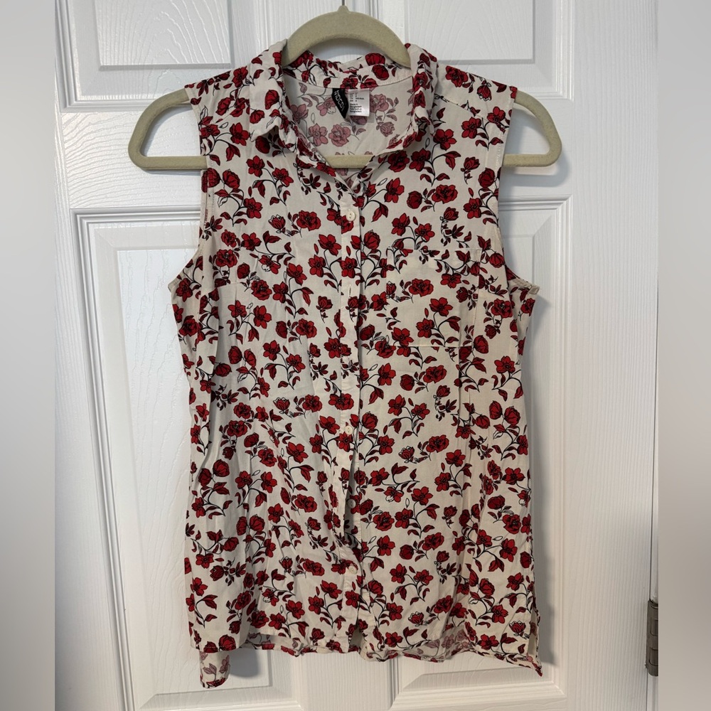 H & M Divided Floral Sleeveless Blouse - Red and White
